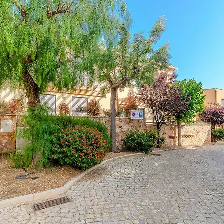 Entre O Vale E O Mar - Vale Parra Daire *