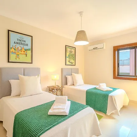 Entre O Vale E O Mar - Vale Parra Daire