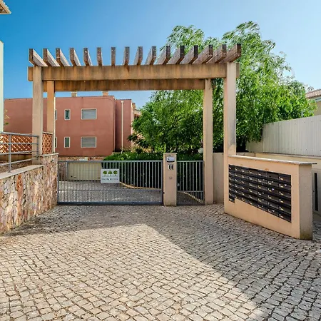 Entre O Vale E O Mar - Vale Parra Daire Guia (Faro)