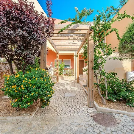 Entre O Vale E O Mar - Vale Parra Daire