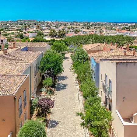 Entre O Vale E O Mar - Vale Parra Daire Guia (Faro)